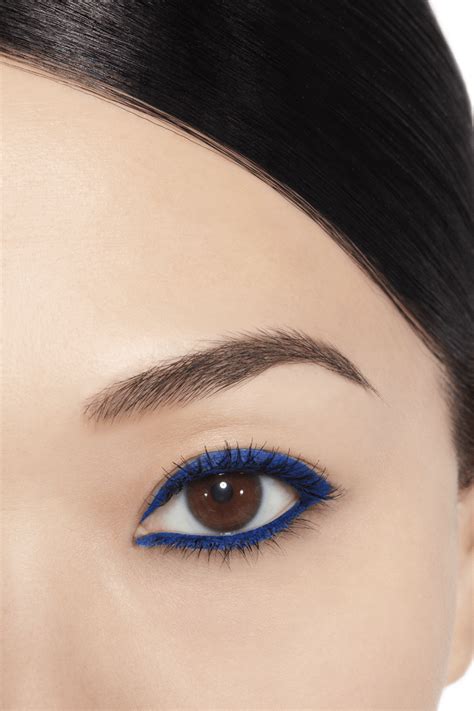 chanel eyeliner bleu abysse.